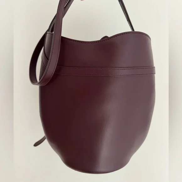 LIFFNER Belted Bucket Bag in Burgundy - Picture 2 of 4